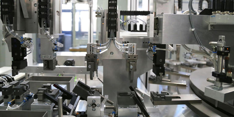 Assembly machine Assembly machine
